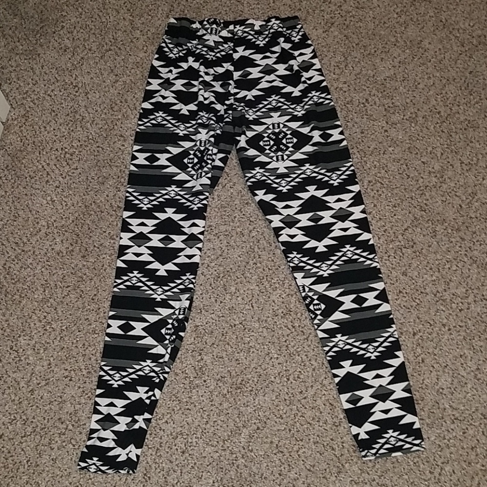 Aztec print leggings